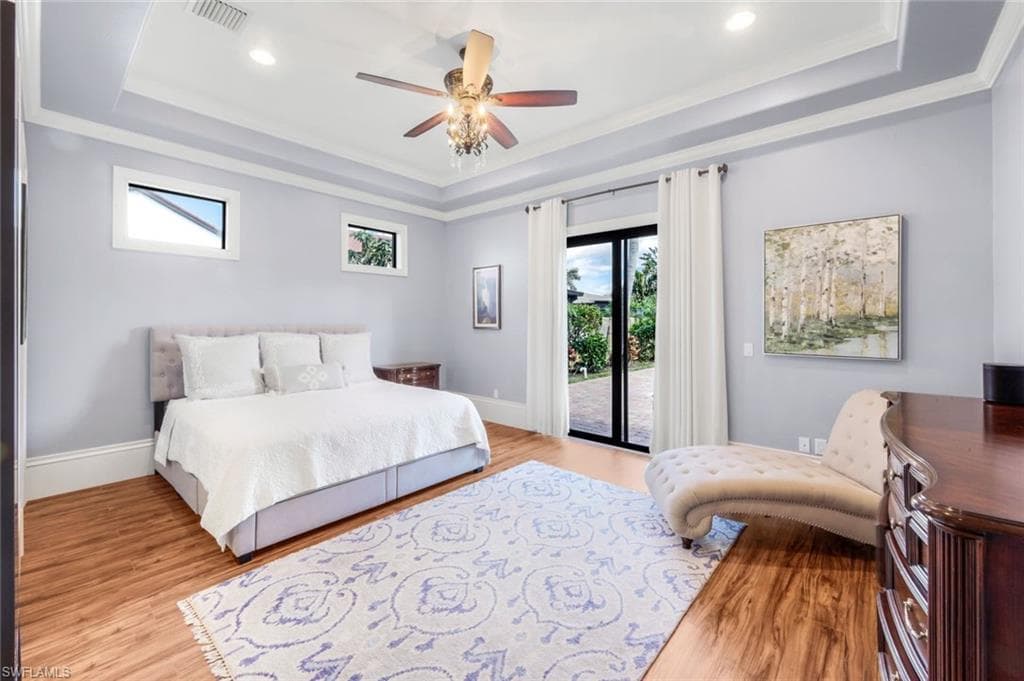 10340 Vanderbilt Dr, Naples, FL 34108-5