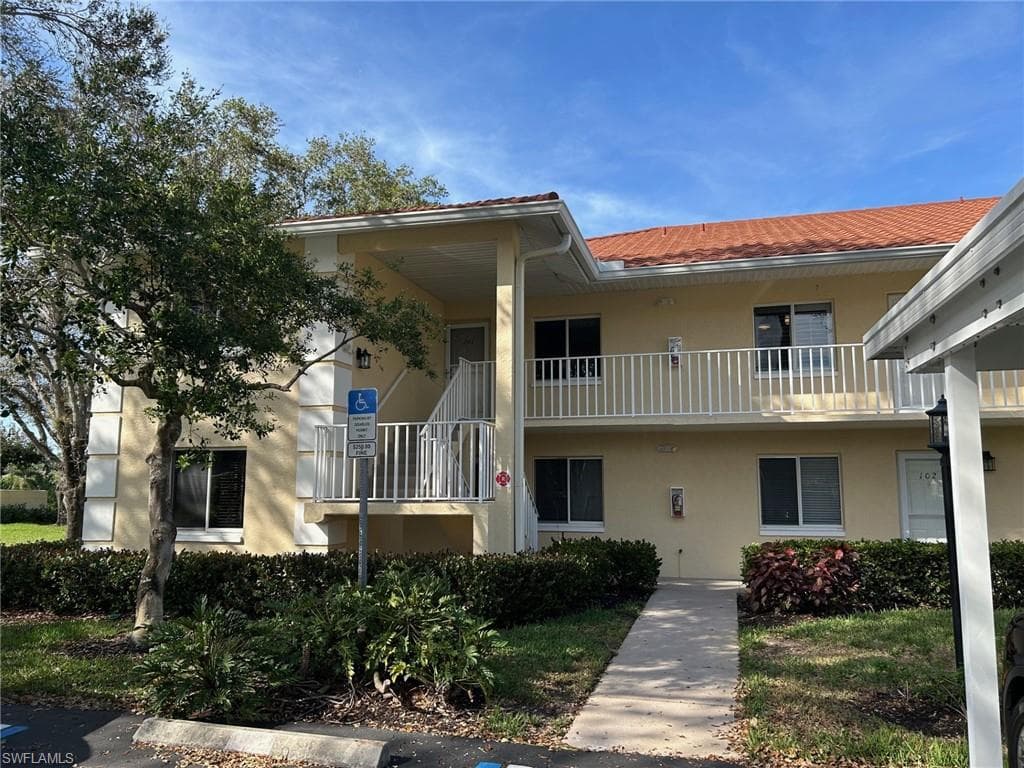 3705 Amberly Cir F101, Naples, FL 34112-1