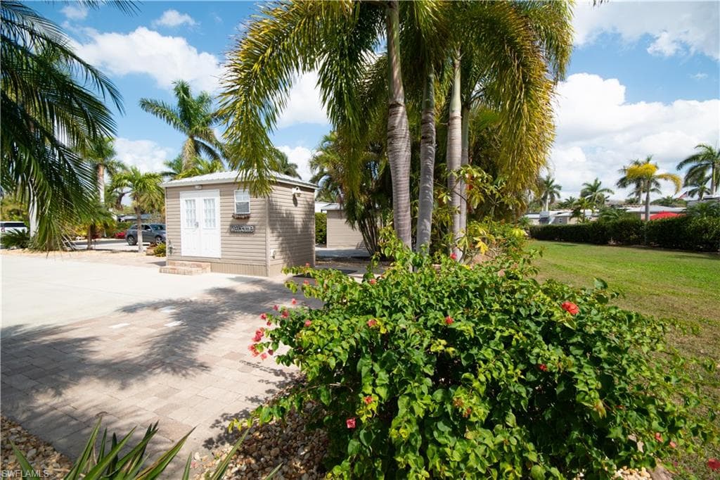 10216 Yellowtop Trl, Fort Myers, FL 33905-4
