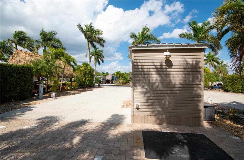 10216 Yellowtop Trl, Fort Myers, FL 33905-5