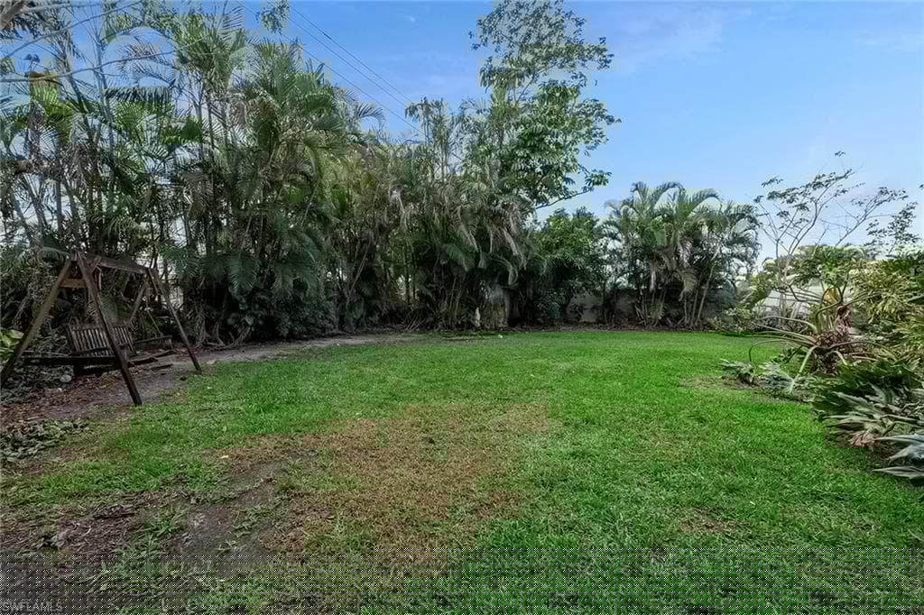 1246 Hilltop Dr, Naples, FL 34103-3