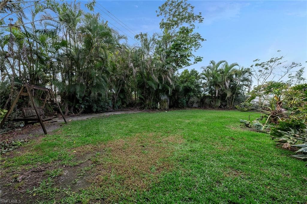 1246 Hilltop Dr, Naples, FL 34103-3