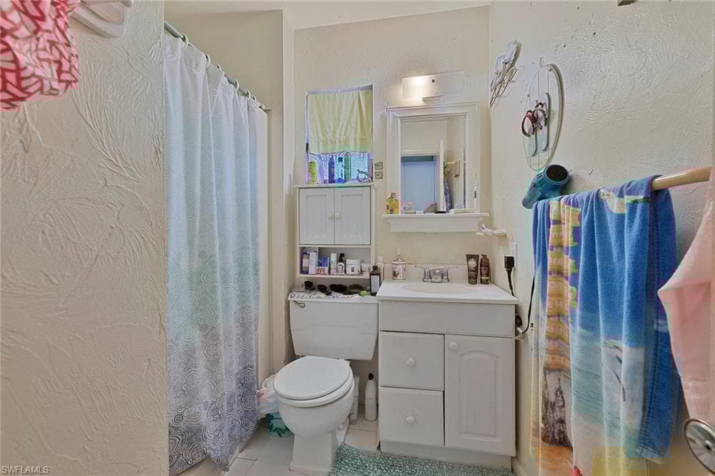 1246 Hilltop Dr, Naples, FL 34103-7