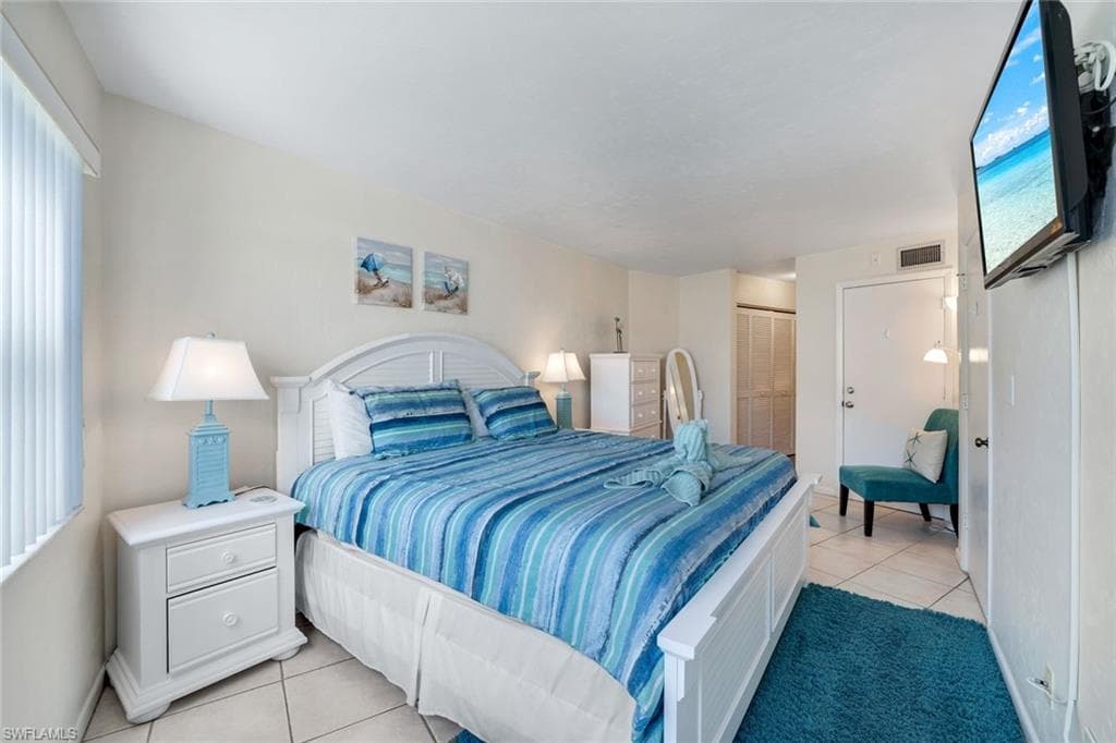 1027 Anglers Cv B-401, Marco Island, FL 34145-11