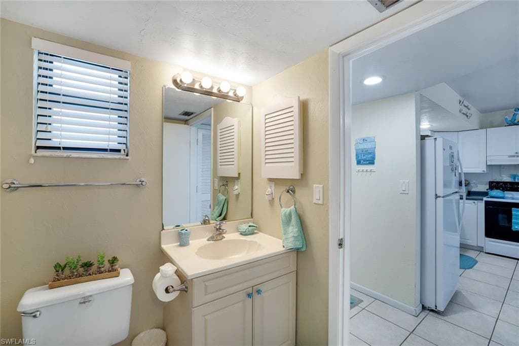 1027 Anglers Cv B-401, Marco Island, FL 34145-13