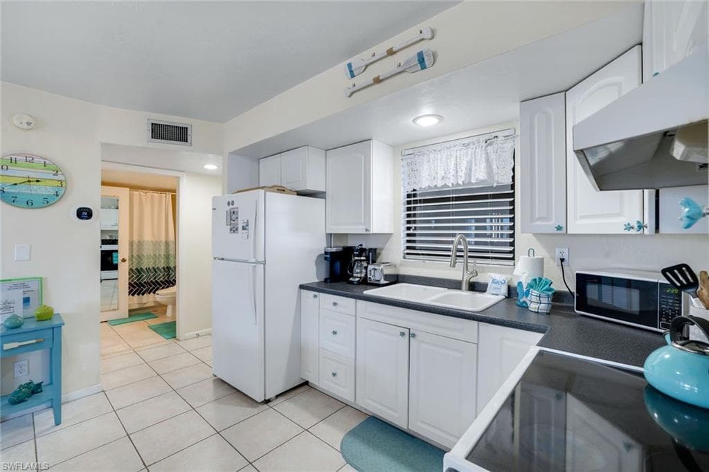 1027 Anglers Cv B-401, Marco Island, FL 34145-6