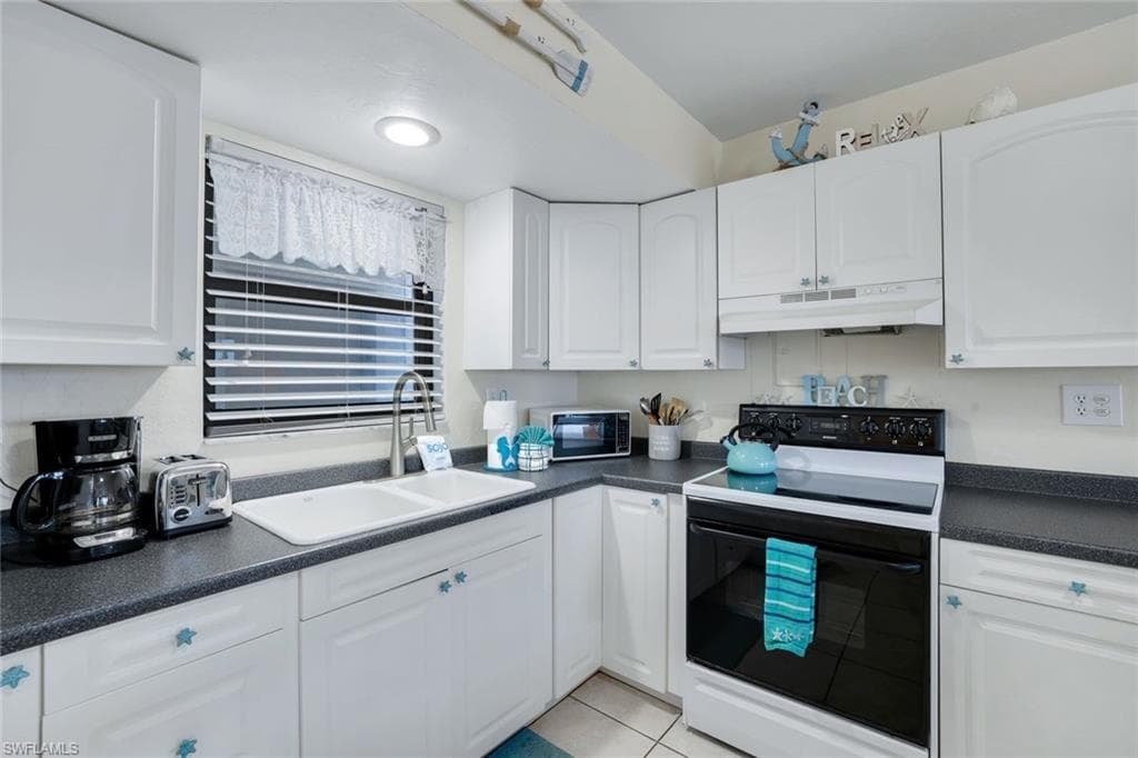 1027 Anglers Cv B-401, Marco Island, FL 34145-7