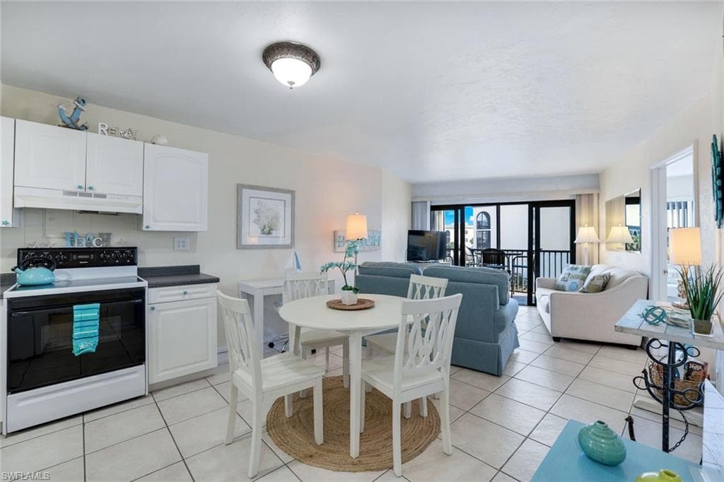 1027 Anglers Cv B-401, Marco Island, FL 34145-8