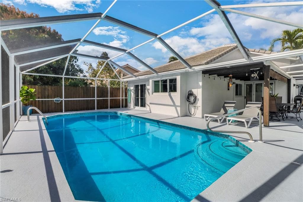 1139 Jardin Dr, Naples, FL 34104-11