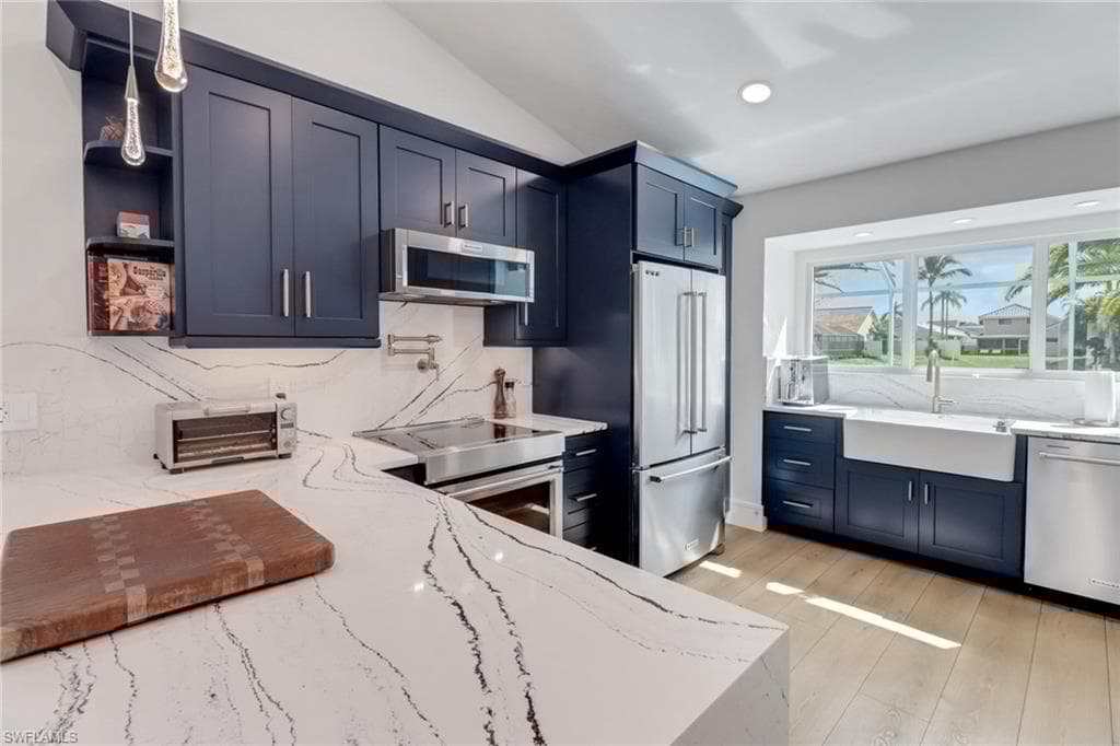 1139 Jardin Dr, Naples, FL 34104-3