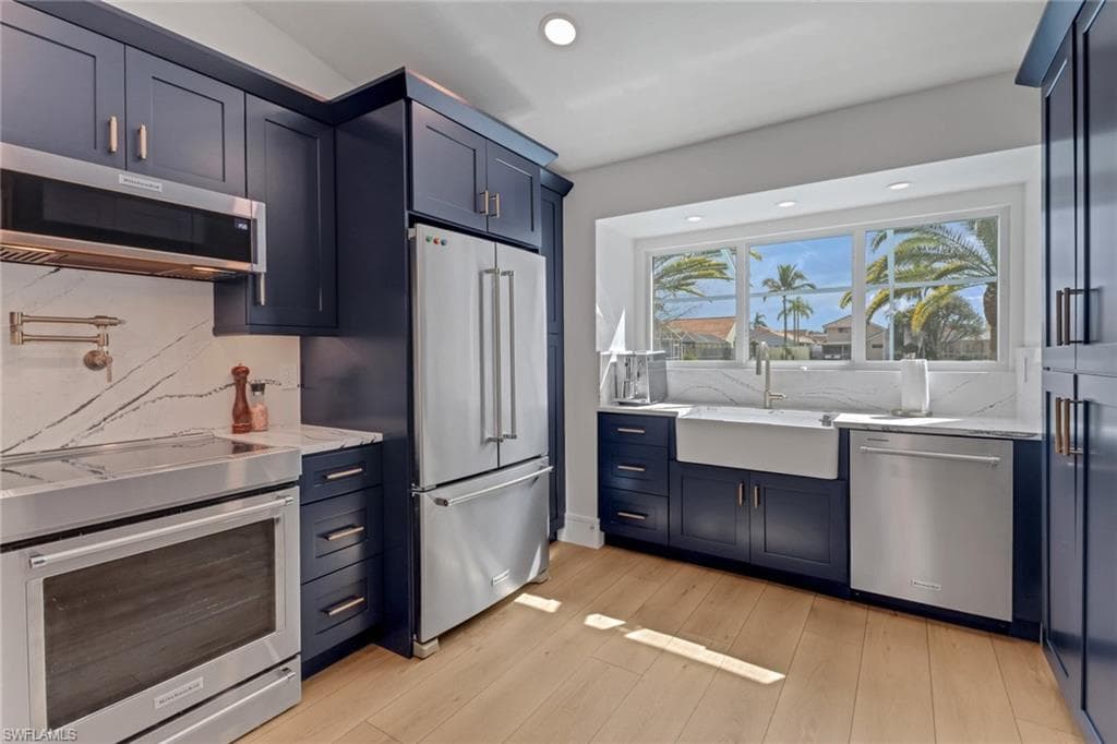 1139 Jardin Dr, Naples, FL 34104-4