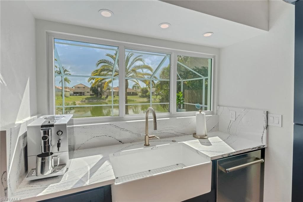 1139 Jardin Dr, Naples, FL 34104-5