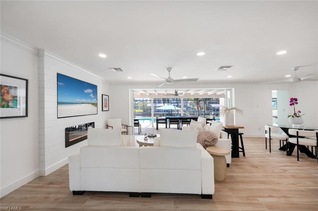 418 Germain Ave, Naples, FL 34108-9