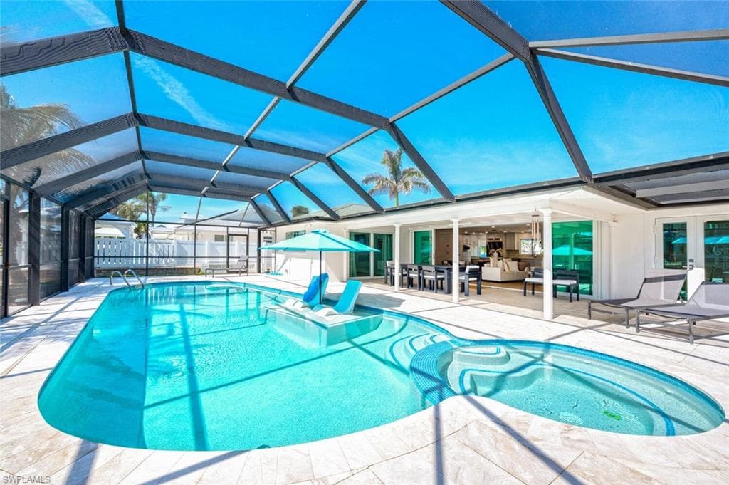 418 Germain Ave, Naples, FL 34108-3