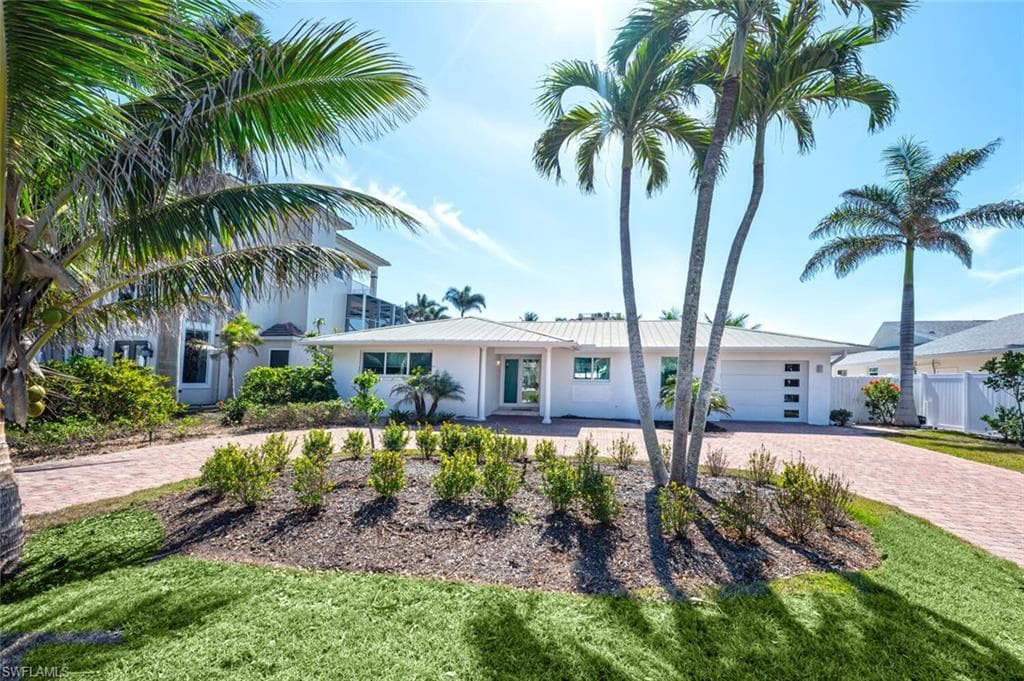 418 Germain Ave, Naples, FL 34108-4