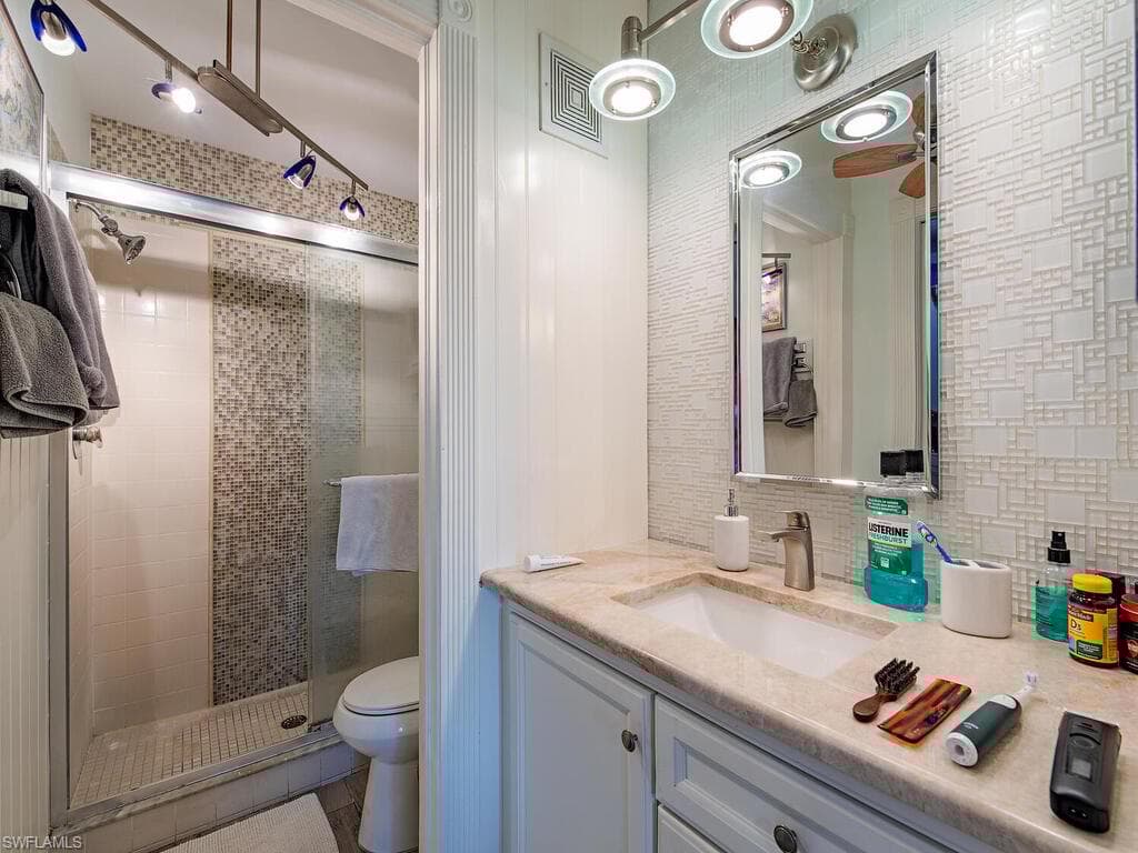 5767 Deauville Cir D301, Naples, FL 34112-9