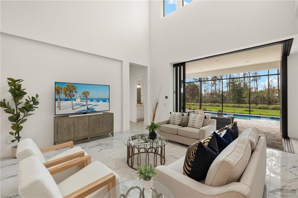 16153 Verilyn Cir, Naples, FL 34110-11