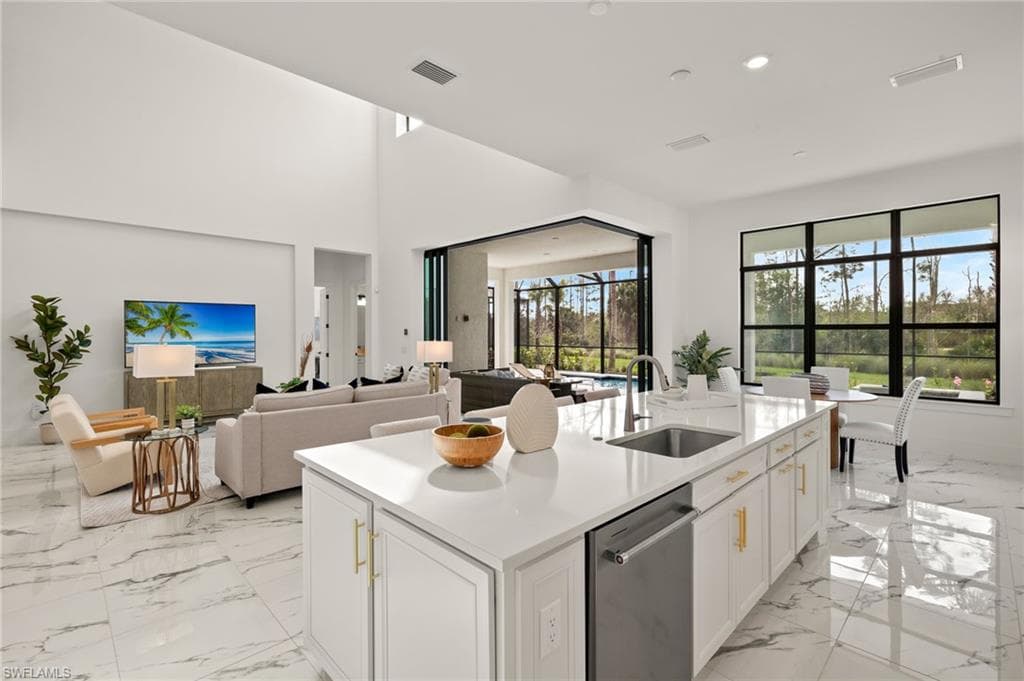 16153 Verilyn Cir, Naples, FL 34110-13
