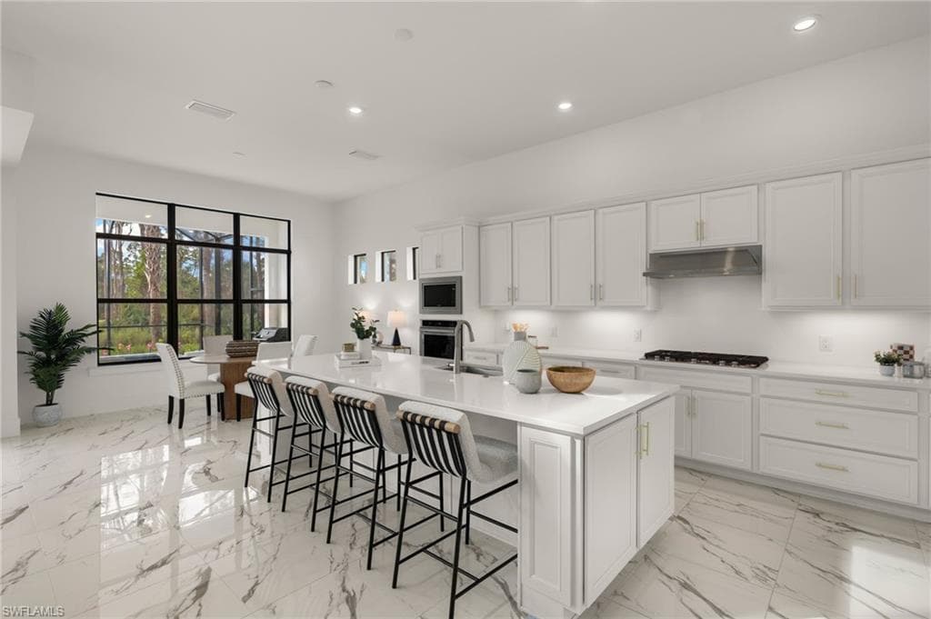 16153 Verilyn Cir, Naples, FL 34110-14