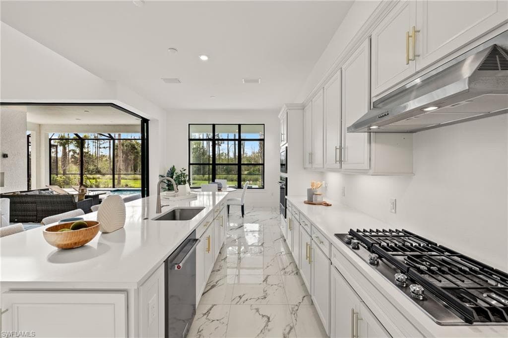 16153 Verilyn Cir, Naples, FL 34110-16