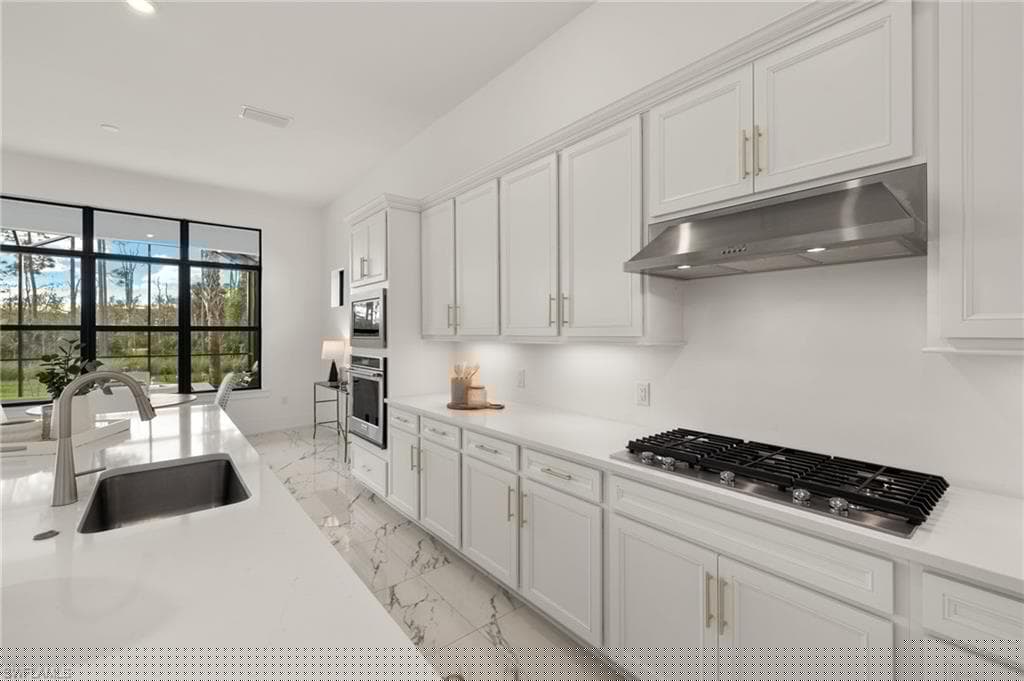 16153 Verilyn Cir, Naples, FL 34110-17