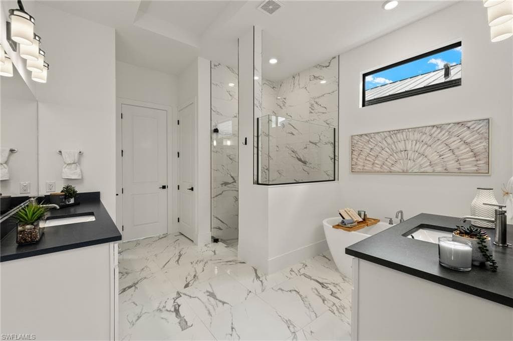 16153 Verilyn Cir, Naples, FL 34110-23