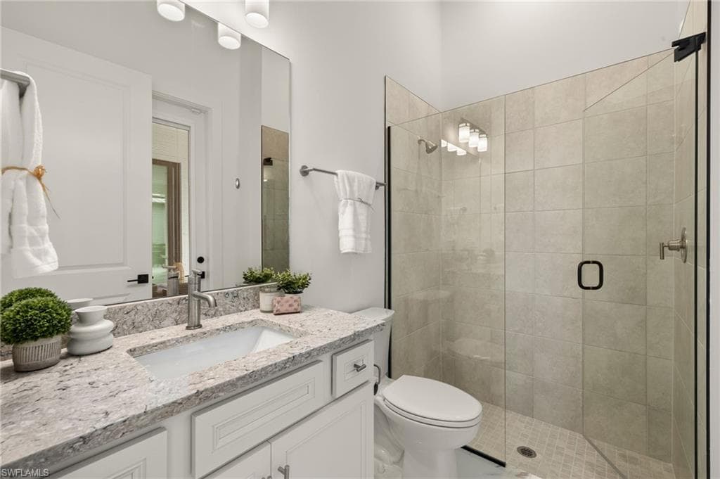 16153 Verilyn Cir, Naples, FL 34110-30