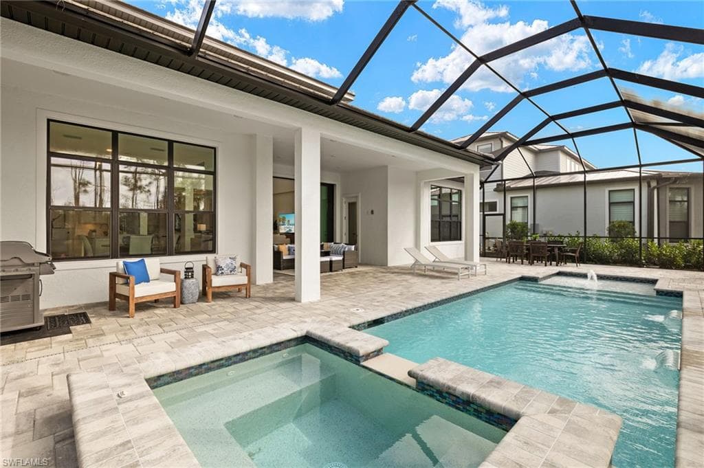 16153 Verilyn Cir, Naples, FL 34110-32