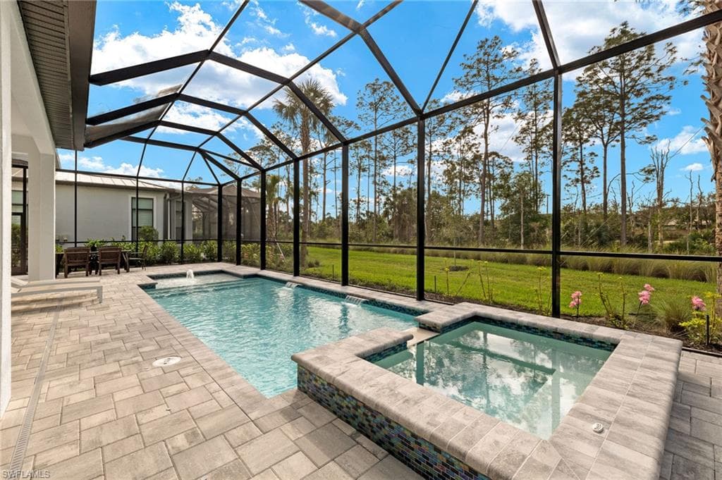 16153 Verilyn Cir, Naples, FL 34110-33