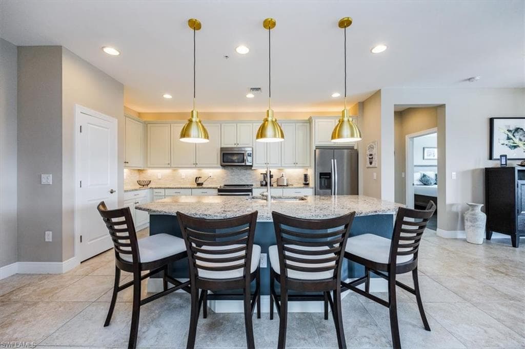 15201 Butler Lake Dr 202, Naples, FL 34109-9