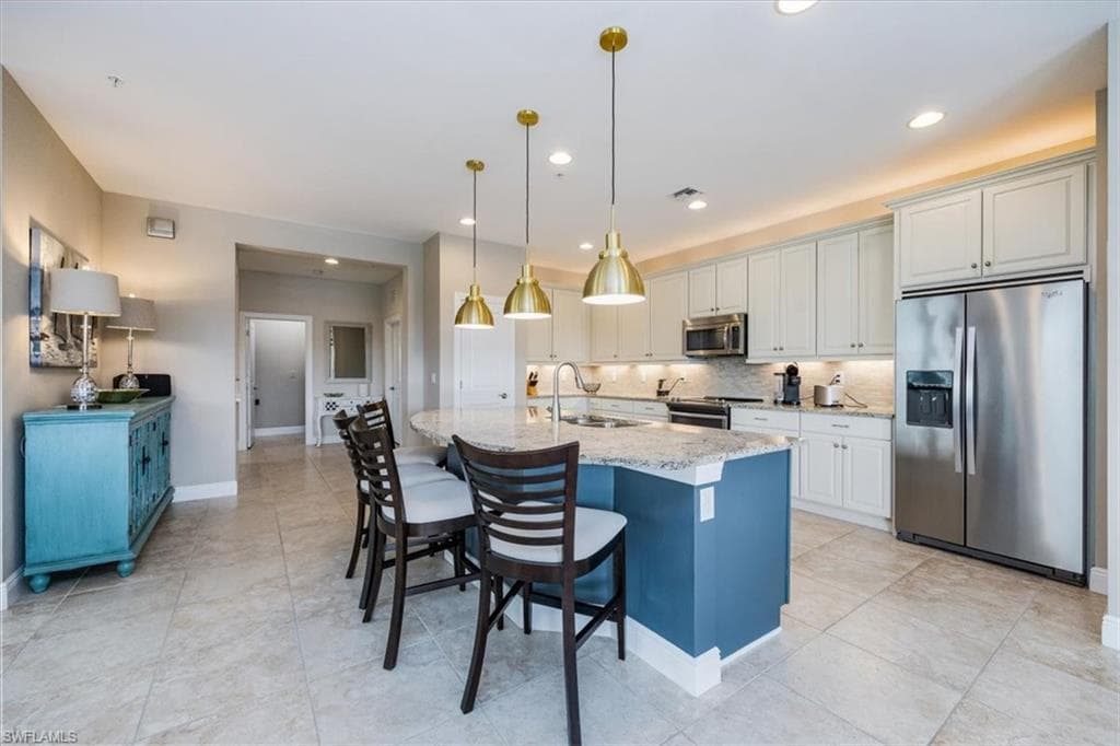 15201 Butler Lake Dr 202, Naples, FL 34109-7