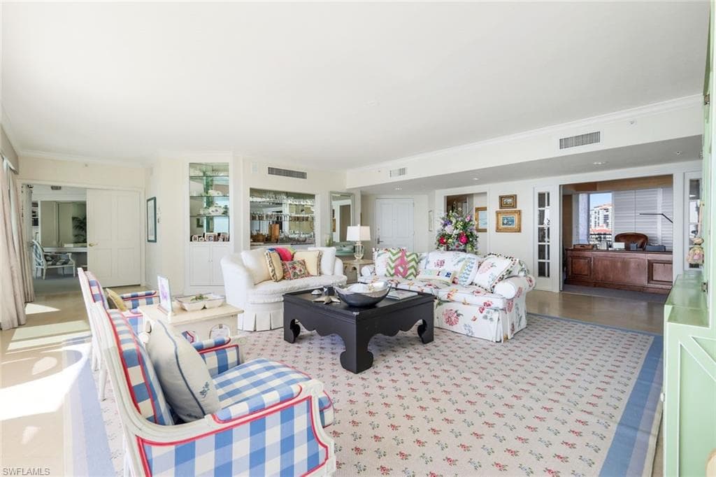 8231 Bay Colony Dr 903, Naples, FL 34108-10