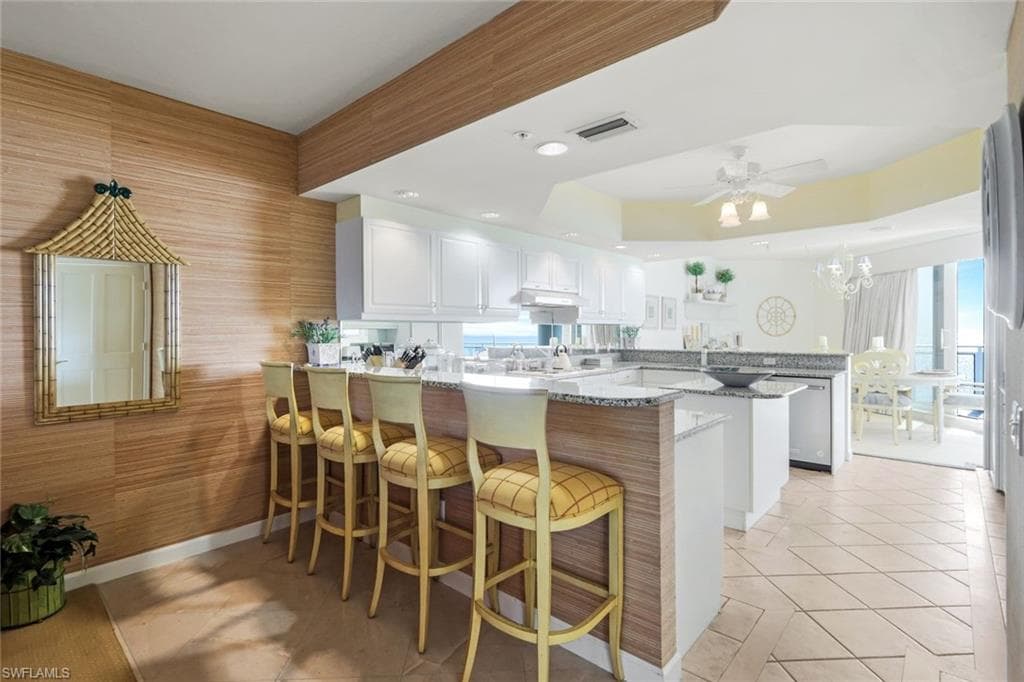 8231 Bay Colony Dr 903, Naples, FL 34108-17