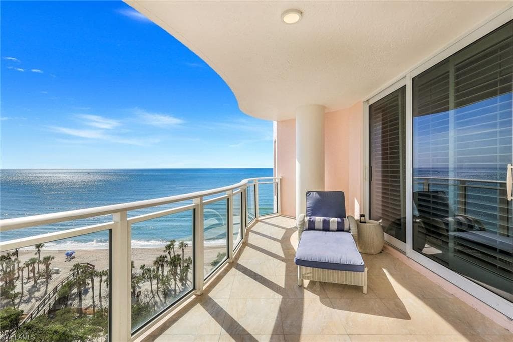 8231 Bay Colony Dr 903, Naples, FL 34108-25