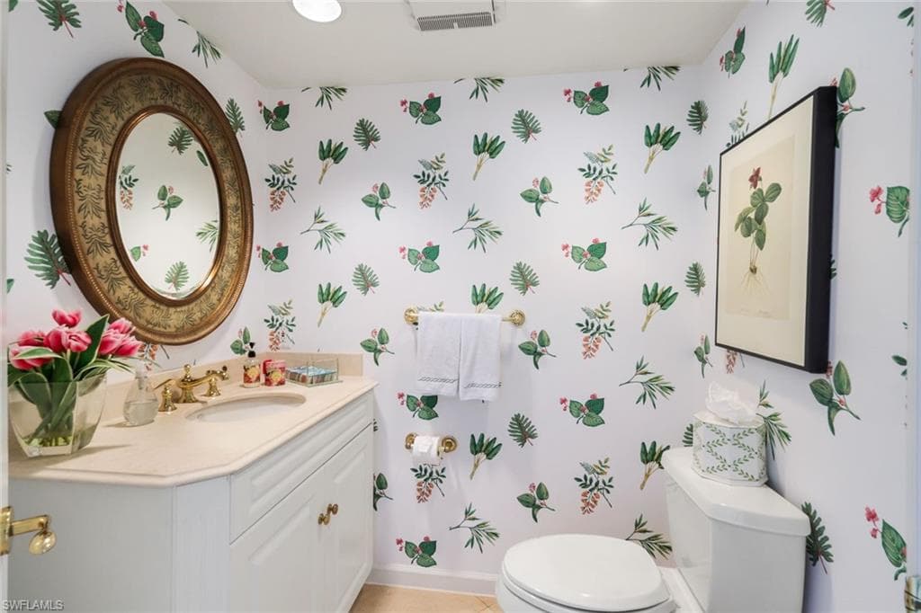 8231 Bay Colony Dr 903, Naples, FL 34108-37