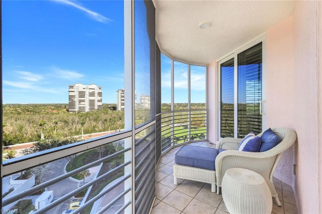 8231 Bay Colony Dr 903, Naples, FL 34108-42