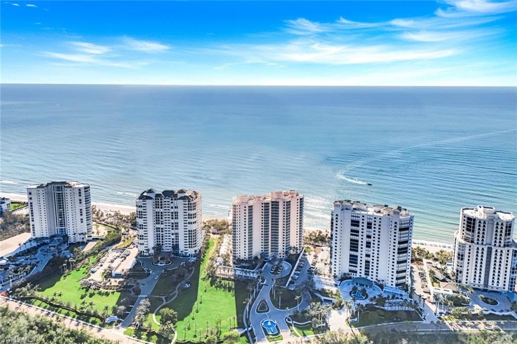 8231 Bay Colony Dr 903, Naples, FL 34108-46