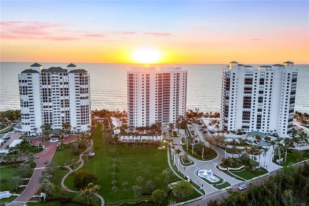 8231 Bay Colony Dr 903, Naples, FL 34108-51