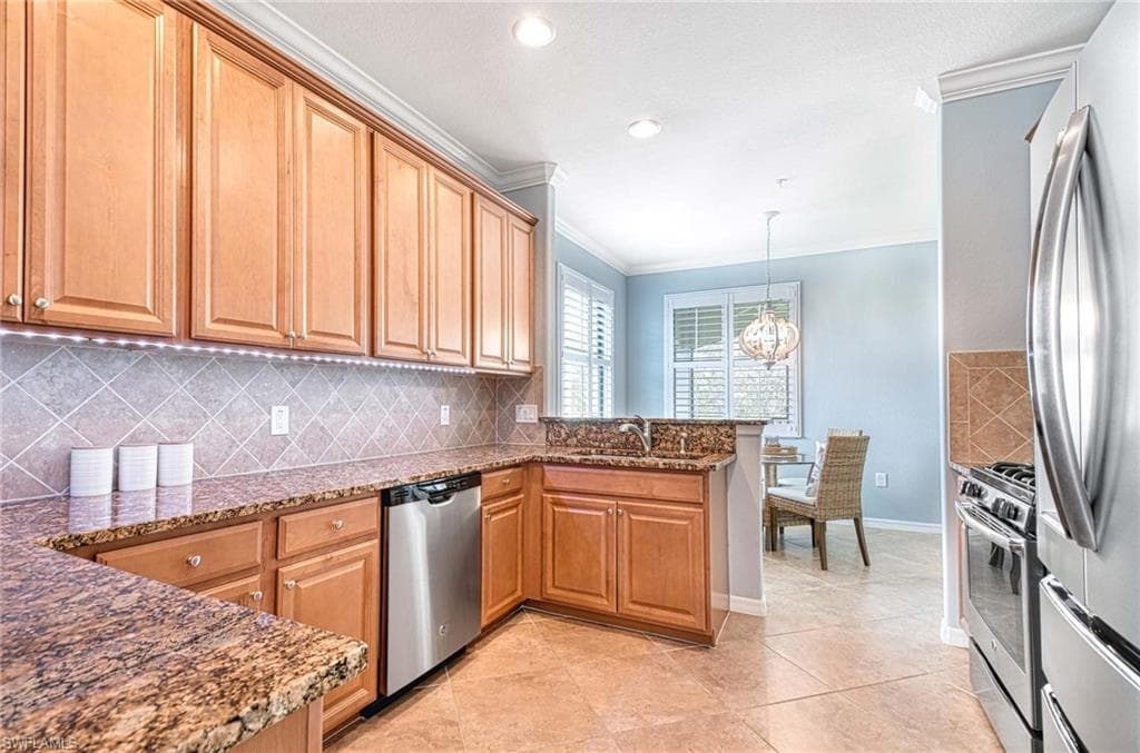 3159 Serena Ln 201, Naples, FL 34114-33
