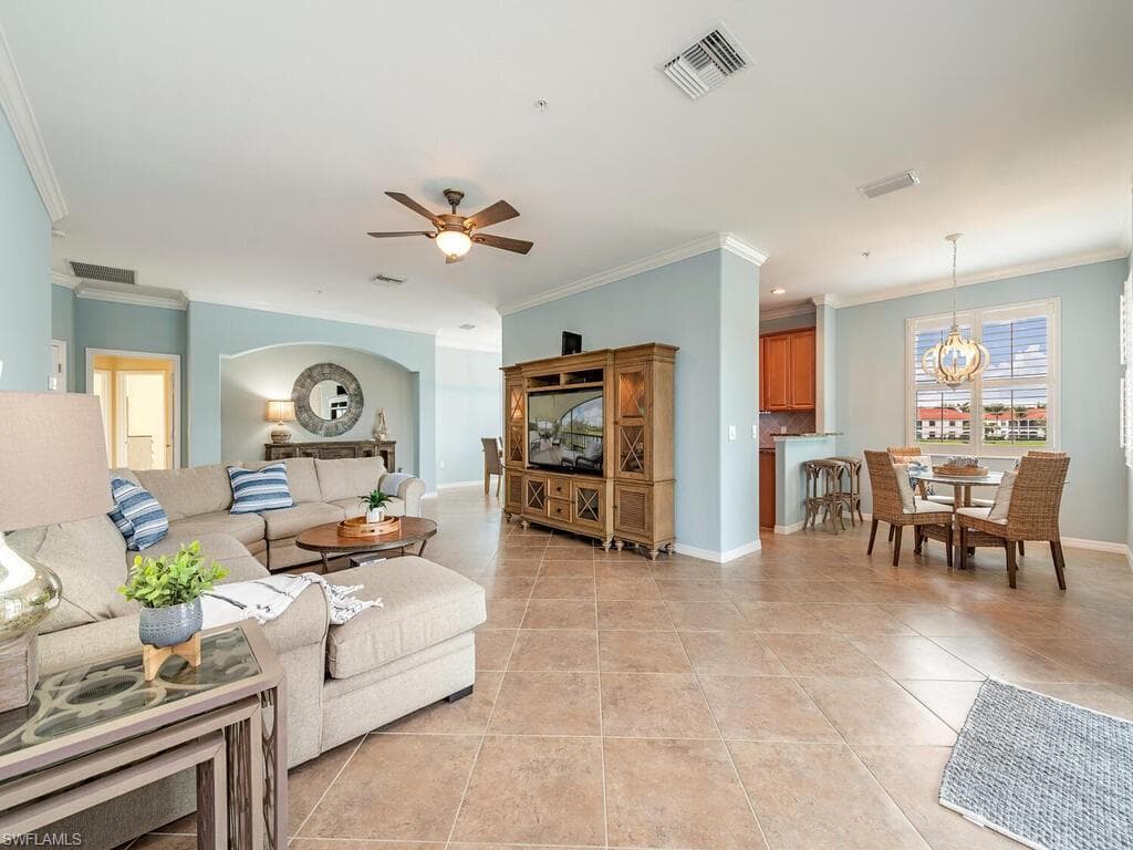 3159 Serena Ln 201, Naples, FL 34114-4