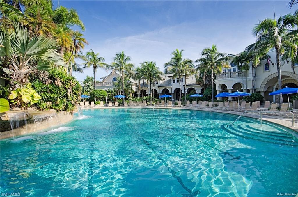 3159 Serena Ln 201, Naples, FL 34114-8