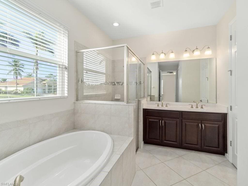 2911 25th Pl, Cape Coral, FL 33914-20