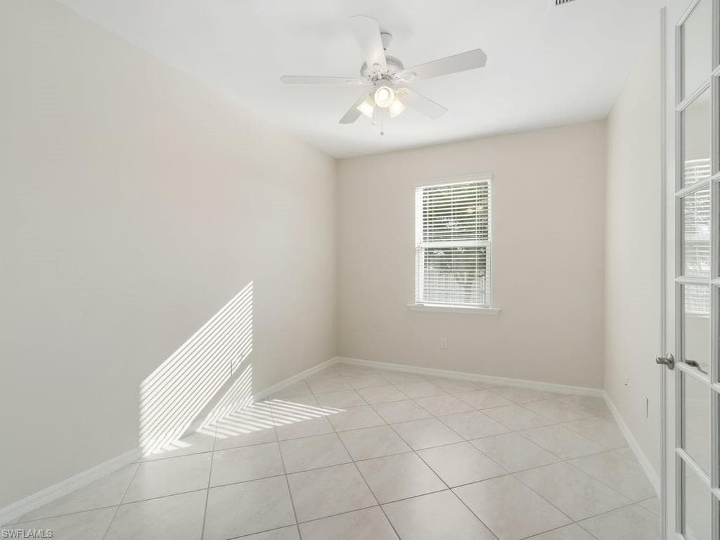 2911 25th Pl, Cape Coral, FL 33914-23