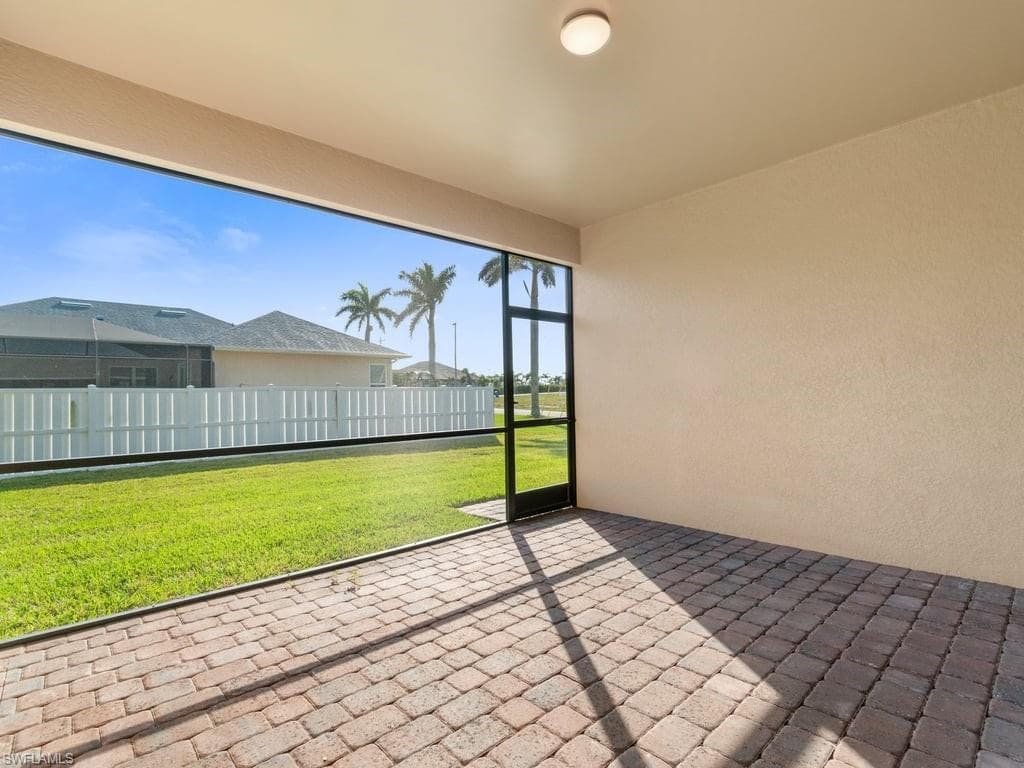 2911 25th Pl, Cape Coral, FL 33914-36