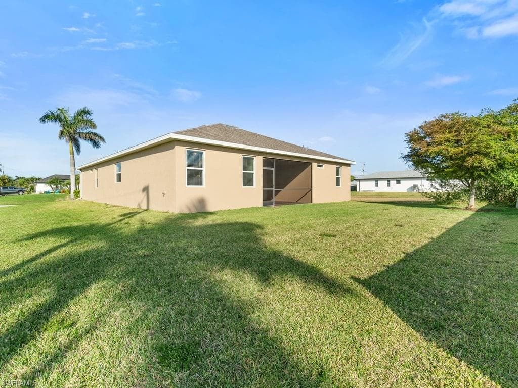 2911 25th Pl, Cape Coral, FL 33914-38
