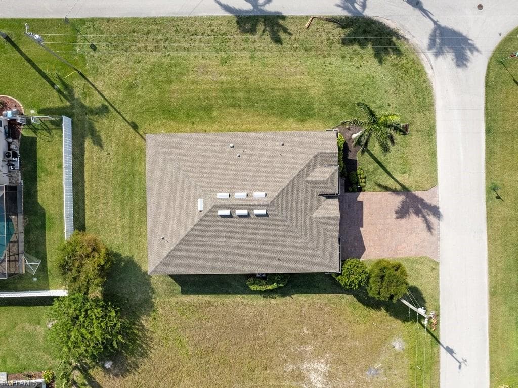 2911 25th Pl, Cape Coral, FL 33914-39