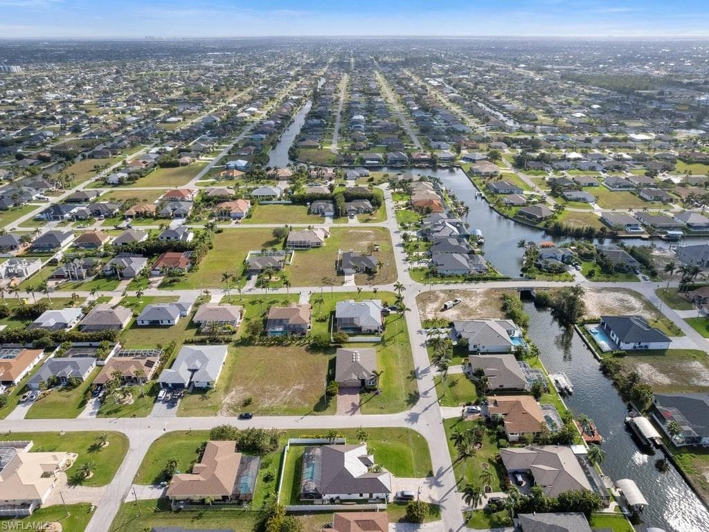2911 25th Pl, Cape Coral, FL 33914-44