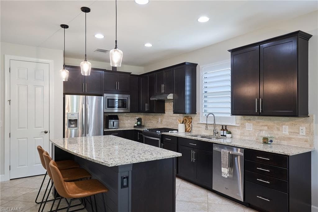 6604 Ensor Ct, Fort Myers, FL 33966-6