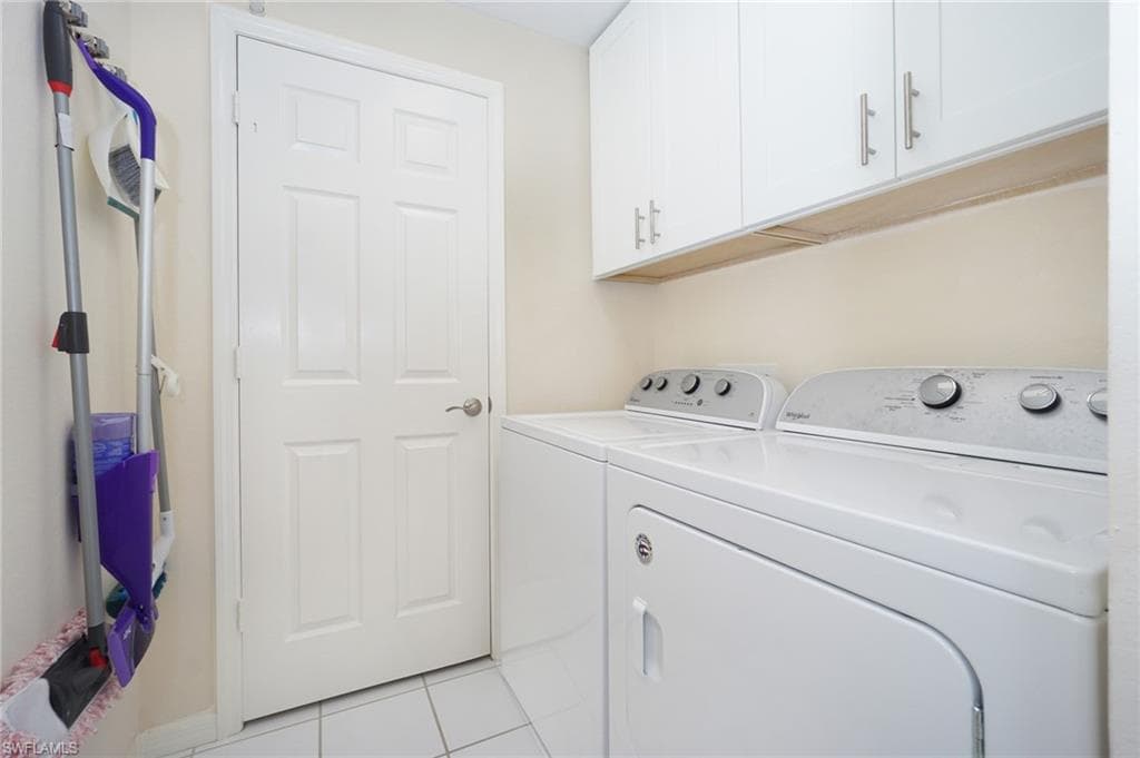 853 Tanbark Dr 105, Naples, FL 34108-23