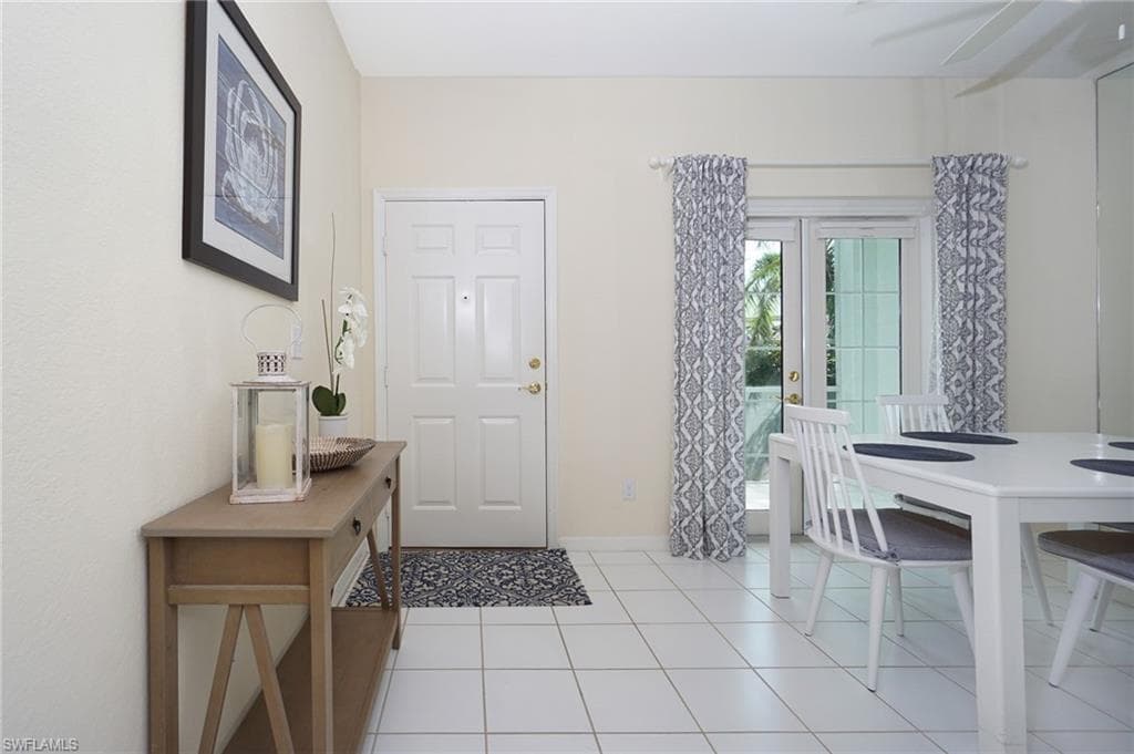 853 Tanbark Dr 105, Naples, FL 34108-6